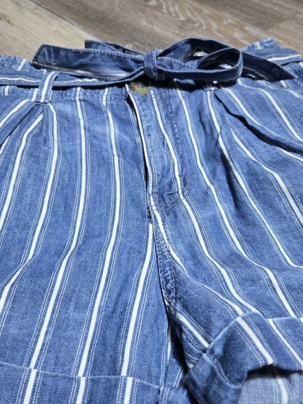 Vintage American Eagle Outfitters Blue and White Striped Paperbag Shorts Size 0 - Picture 2 of 8